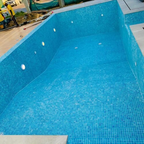 New Build swimming pool Dubai